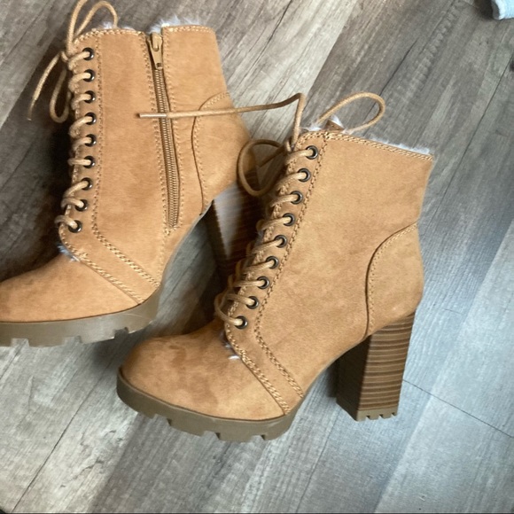 Chunky heel boots - Picture 2 of 6